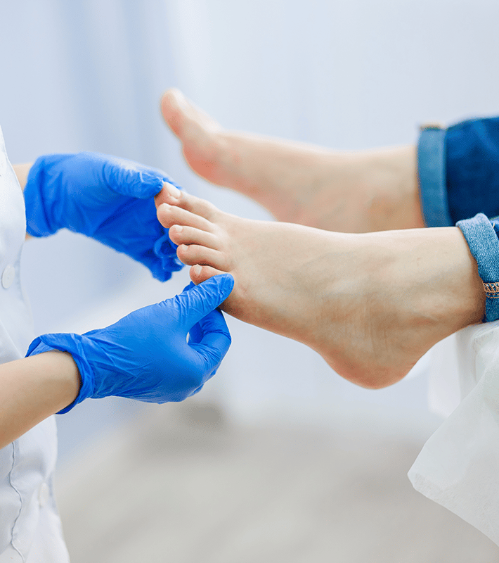 Different services for foot evaluation for flat feet or other specific foot conditions to customize orthopedic footwear for men and women.