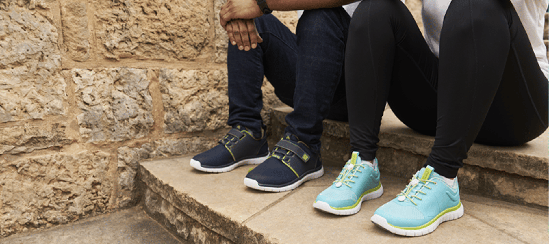 mobile-therapeutic-shoes-custom-orthotics-lifestyle-image-sitting-on-steps-footwear