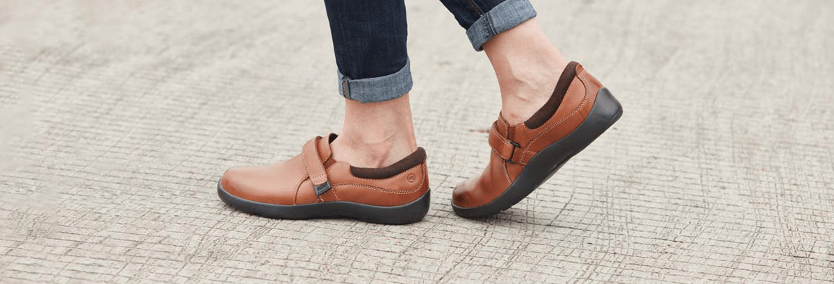 womens-diabetic-footwear-anodyne-shoes-for-people-with-diabetes-cognac-1