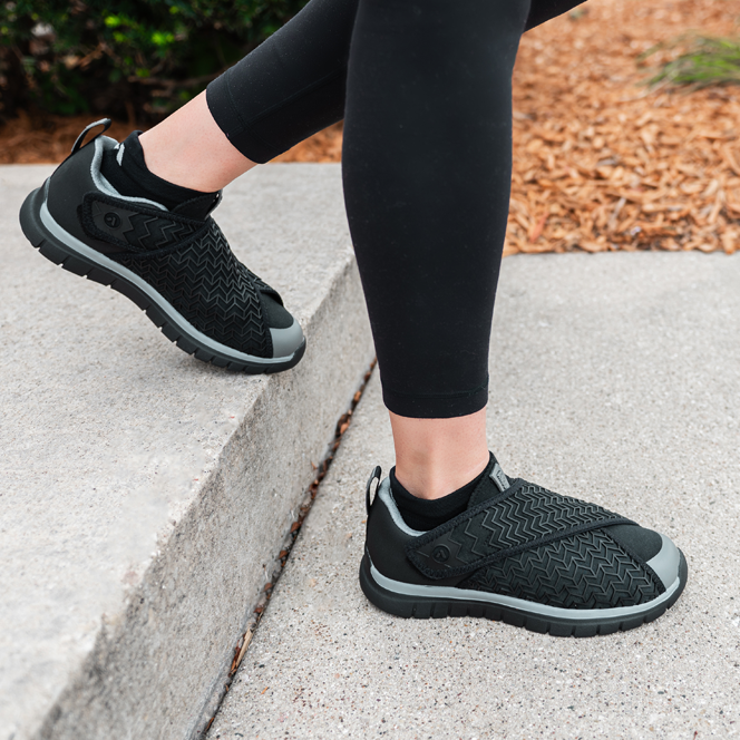 albany-washington-lifestyle-shoe-photography-black-gray-footwear